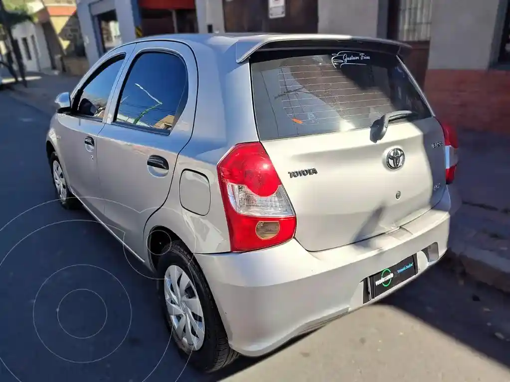 Toyota Etios Hatchback X  2018 - foto 3