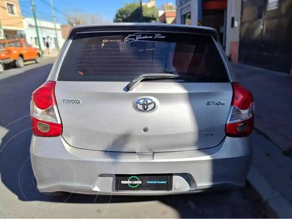 Toyota Etios Hatchback X  2018 - foto 4