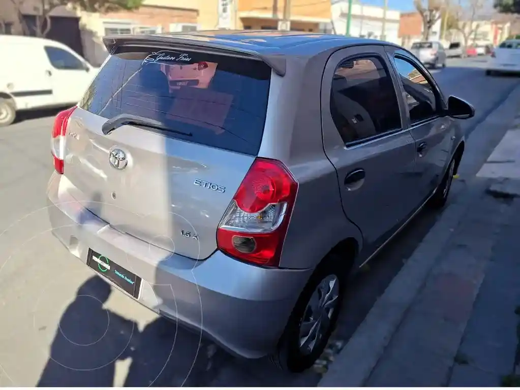 Toyota Etios Hatchback X  2018 - foto 5