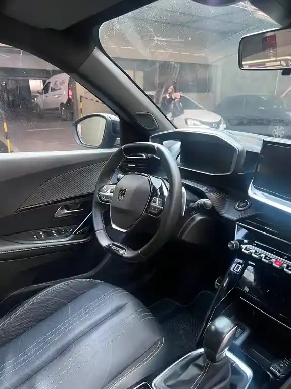 Peugeot 2008 Gt T200  2024 - foto 2