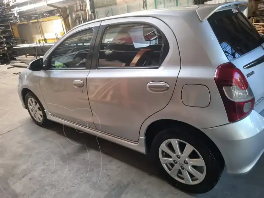 Toyota Etios Hatchback Xls  2017 - foto 3