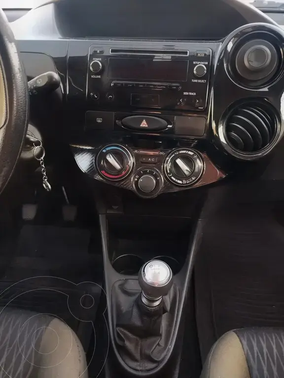 Toyota Etios Hatchback X  2020 - foto 4
