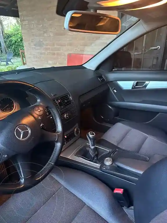 Mercedes-Benz Clase C Sedán 200 Avantgarde Aut  2009 - foto 4