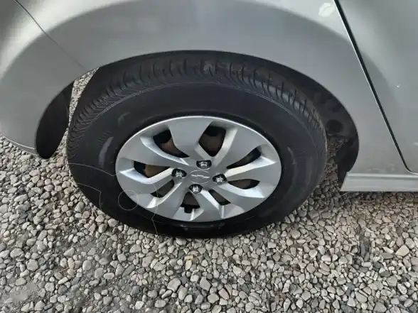 Chevrolet Onix Onix 1.4 Ls Joy               L/17  2019 - foto 3