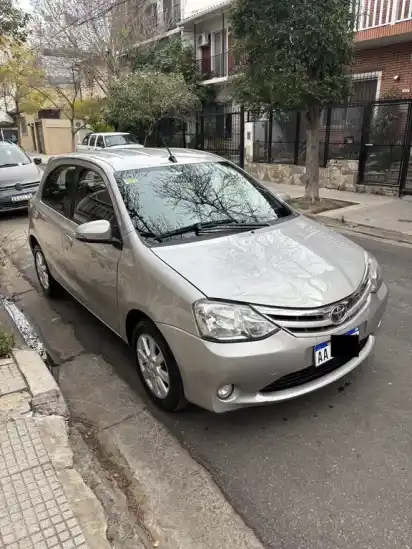 Toyota Etios Hatchback Xls Aut 2016/17  2017 - foto 3