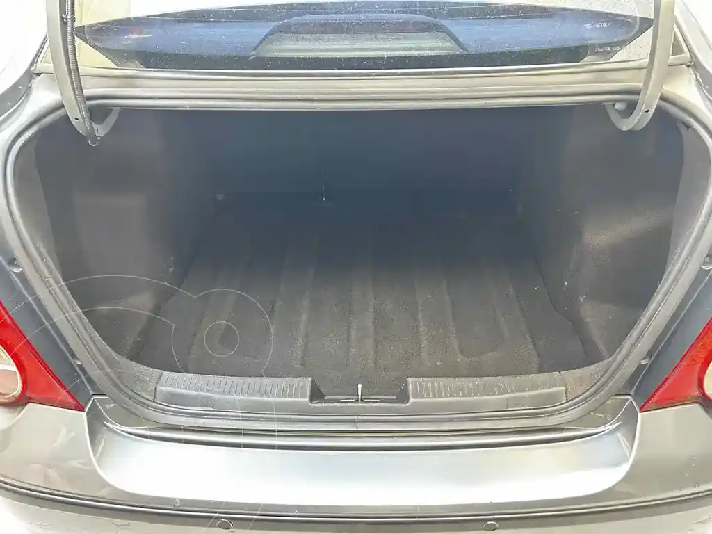 Chevrolet Sonic Sedán Lt  2014 - foto 4