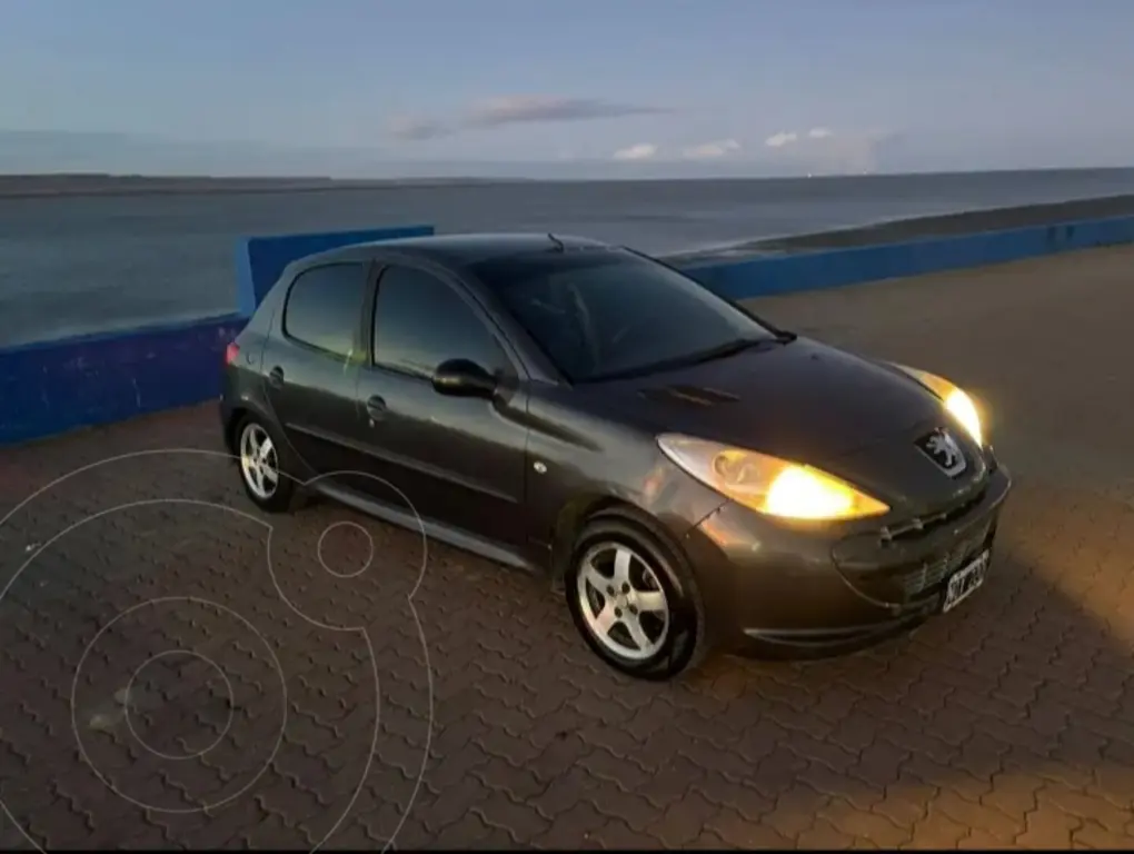 Peugeot 207 Gti 5P (1598 Cc) 2013 - foto 2