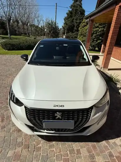 Peugeot 208 Feline 1.6 Tiptronic  2022 - foto 1