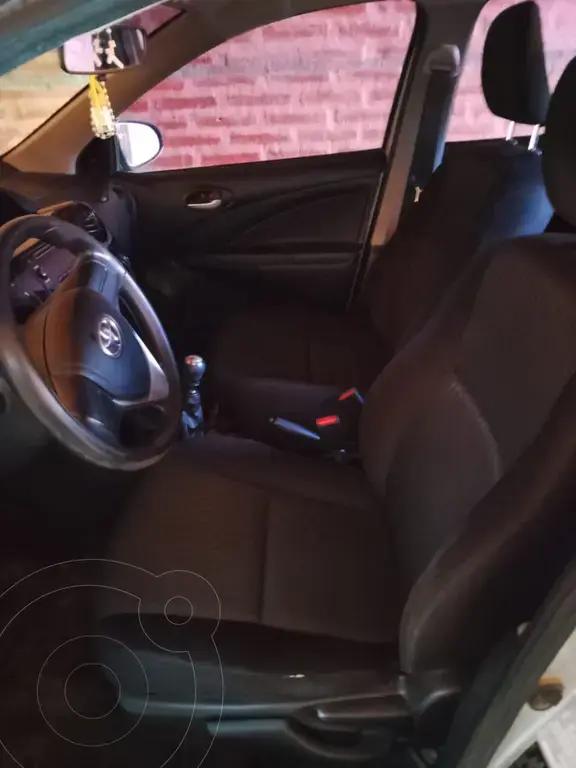 Toyota Etios Sedán X  2019 - foto 5