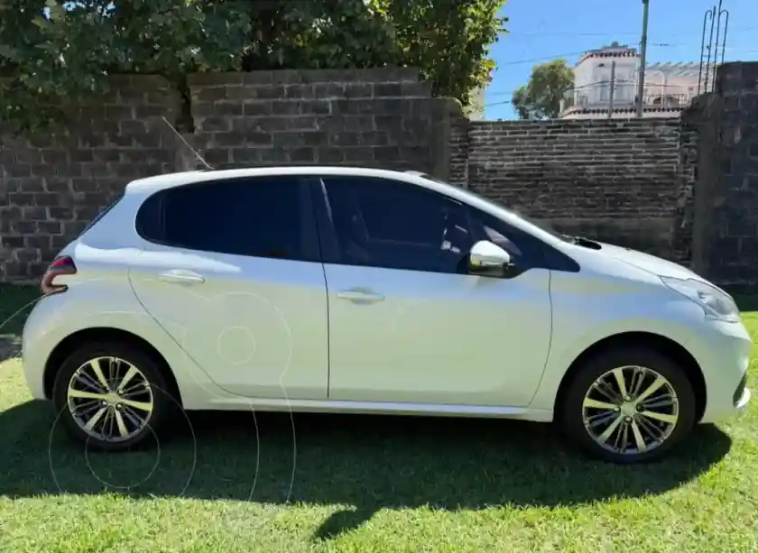 Peugeot 208 Allure 1.6  2017 - foto 3
