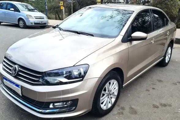 Volkswagen Polo Comfortline Tiptronic  2016 - foto 2