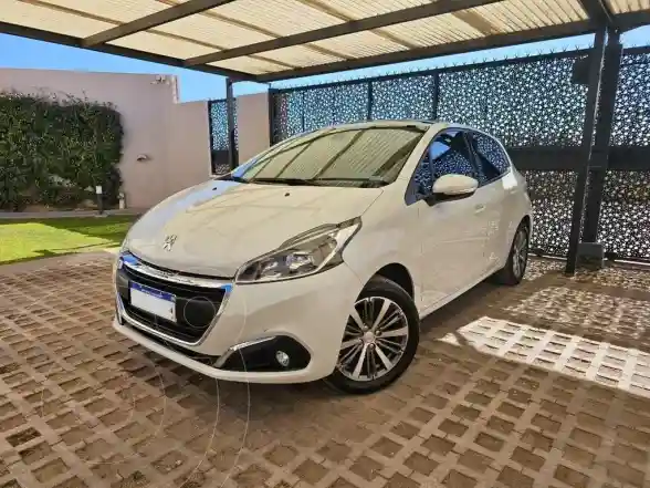Peugeot 208 Feline 1.6  2019 - foto 1