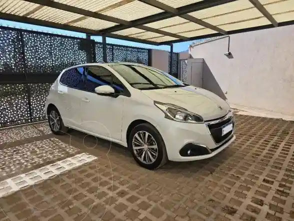 Peugeot 208 Feline 1.6  2019 - foto 2