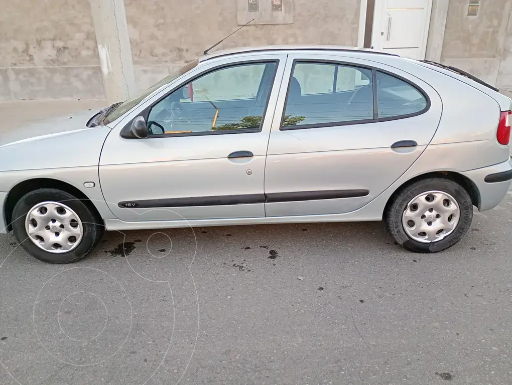Renault Mégane Tric 1.6 Pack Plus (1598 Cc) 2009 - foto 3