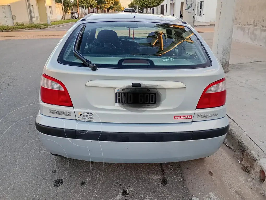 Renault Mégane Tric 1.6 Pack Plus (1598 Cc) 2009 - foto 4