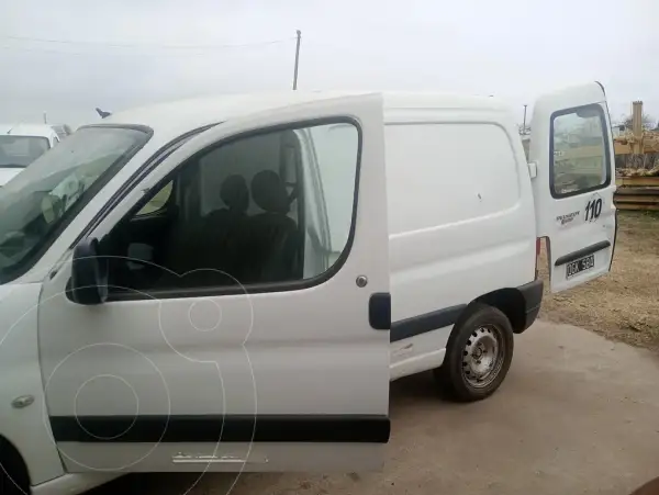 Peugeot Partner Furgón Presence Hdi (1560 Cc) 2014 - foto 1