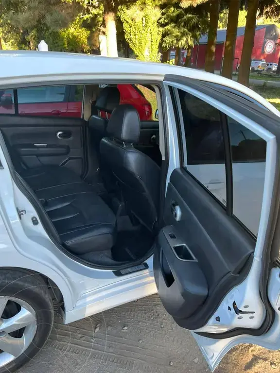 Nissan Tiida Hatchback Tekna (1798 Cc) 2014 - foto 3