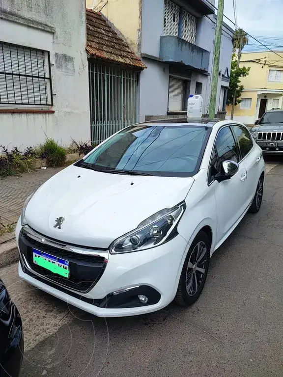 Peugeot 208 2018 - foto 1