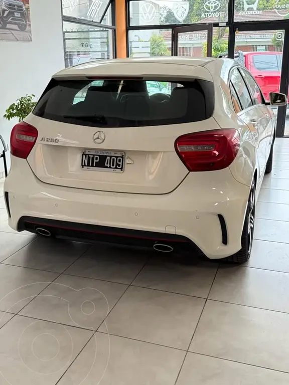 Mercedes Clase A Hatchback A 250 Blueeffi. Sport Aut     L/13 2014 - foto 4