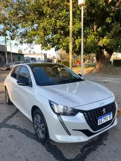 Peugeot 208 Allure 1.6 Pack  2024 - foto 3