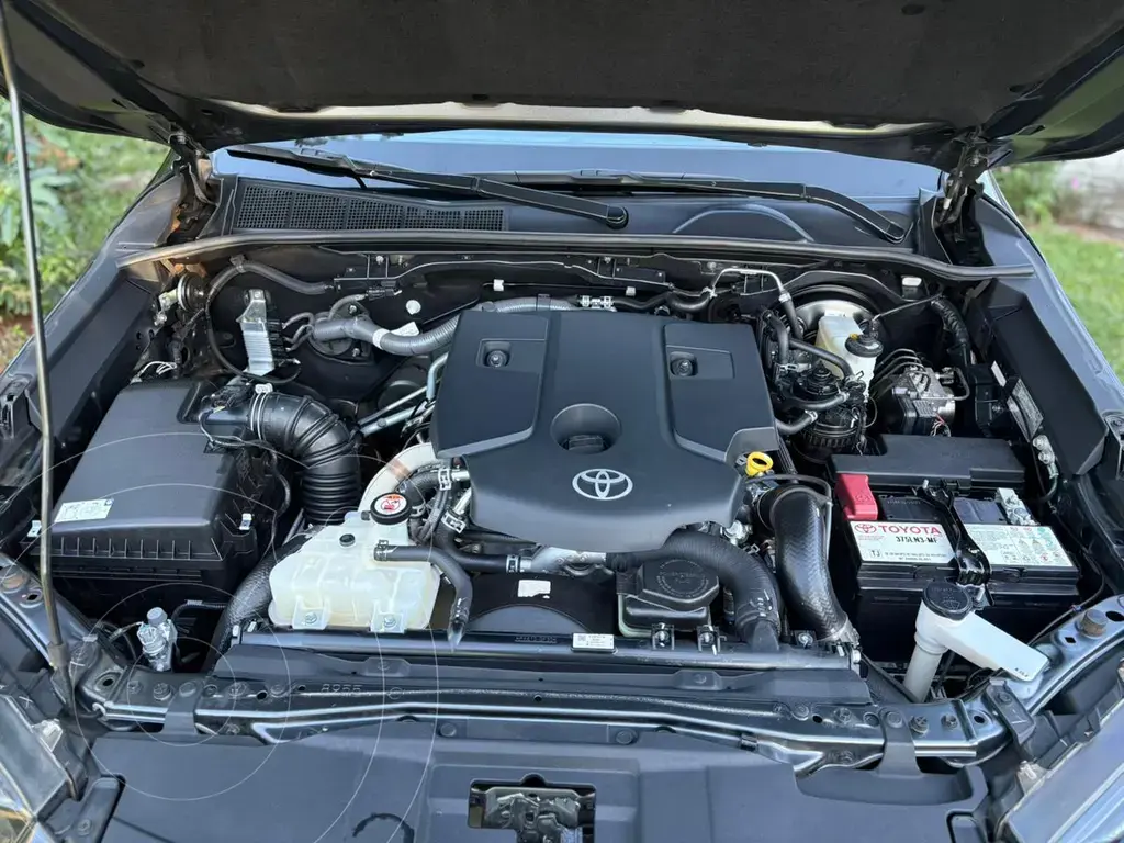Toyota Hilux 4X2 Cabina Doble Sr 2.4 Tdi Aut (2393 Cc) 2023 - foto 5