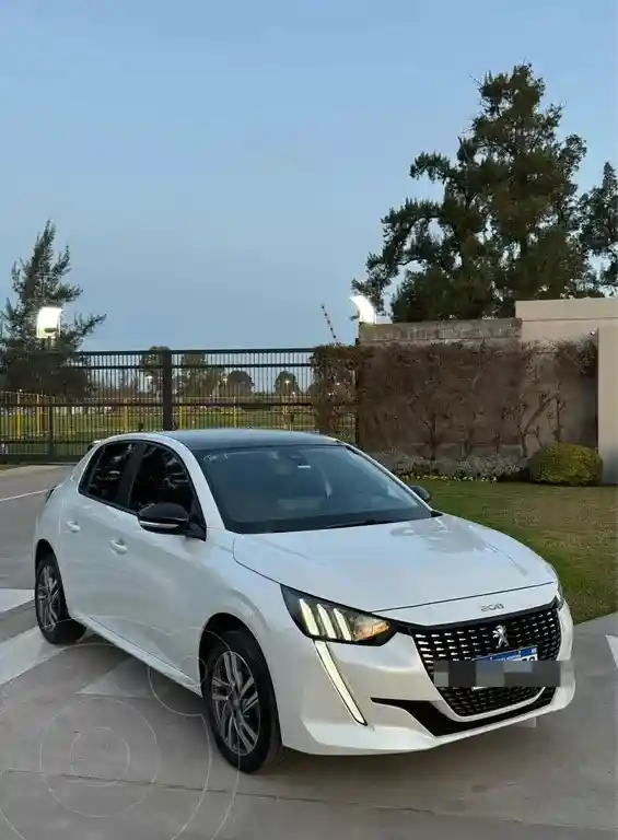 Peugeot 208 Feline 1.6  2023 - foto 1