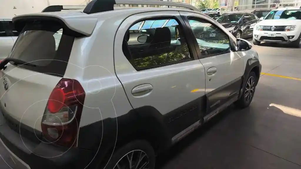 Toyota Etios Hatchback Cross 2015/2016  2016 - foto 2