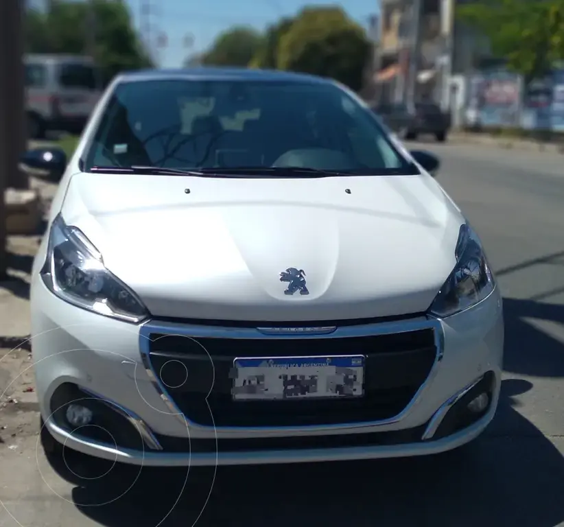 Peugeot 208 Feline 1.6  2018 - foto 1