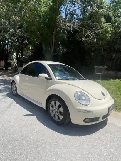 Volkswagen New Beetle 2.0 Luxury  2010 - foto 1