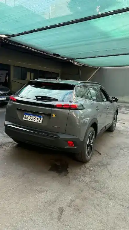 Peugeot 2008 Gt T200  2024 - foto 3