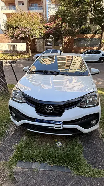 Toyota Etios Sedán Xls (1496 Cc) 2018 - foto 1
