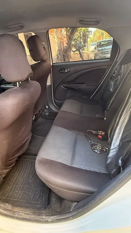 Toyota Etios Sedán Xls (1496 Cc) 2018 - foto 4