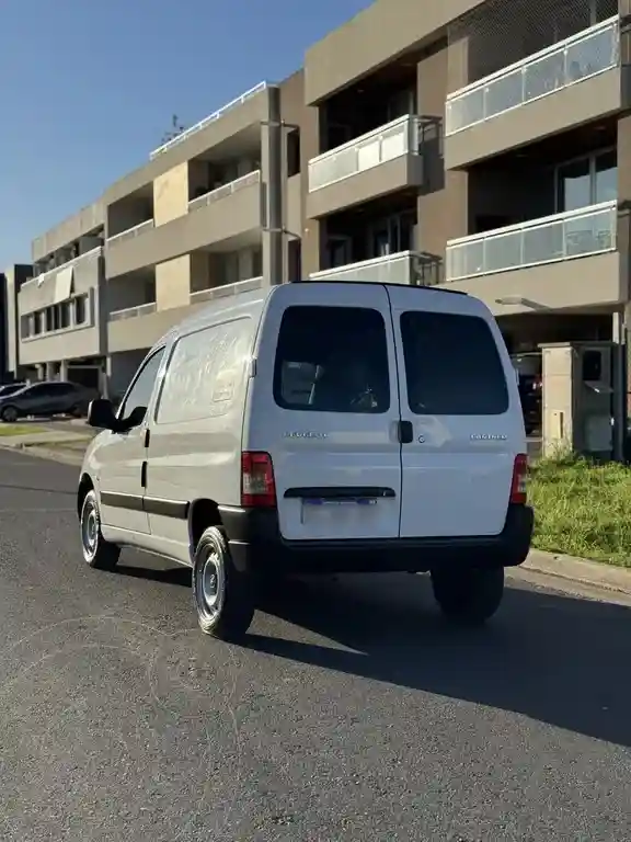 Peugeot Partner Furgón Confort 1.6 Hdi  2020 - foto 4