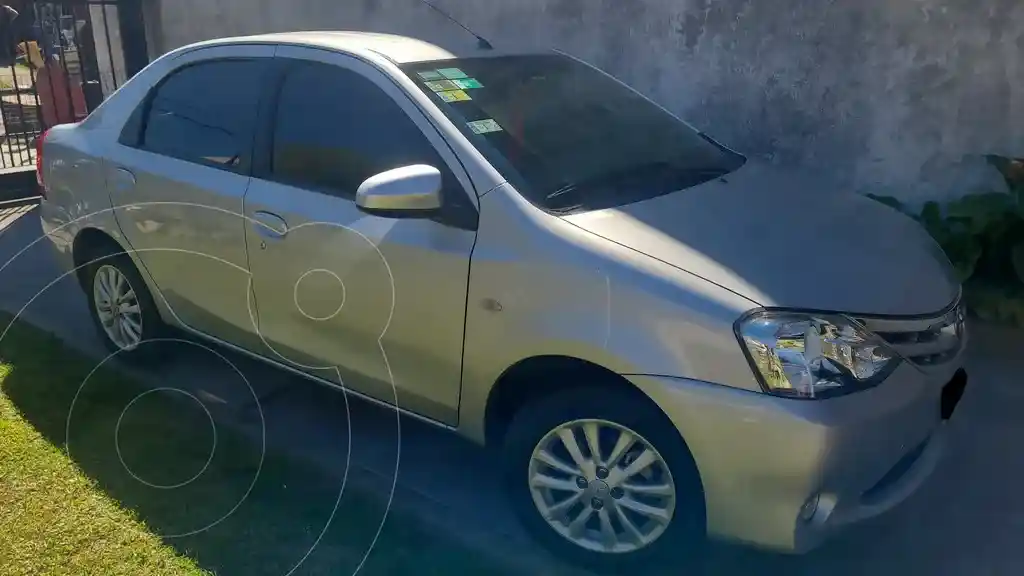 Toyota Etios Sedán Xls  2014 - foto 2
