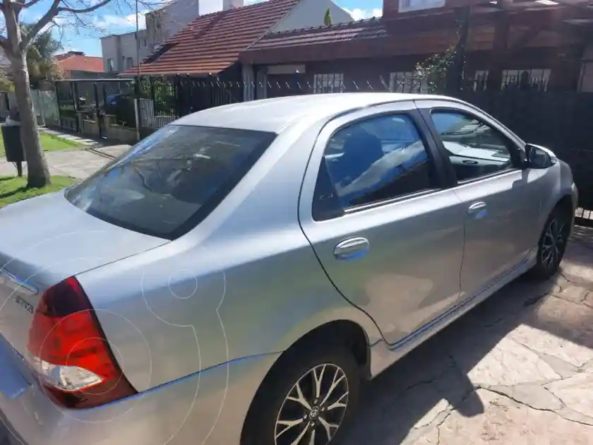 Toyota Etios Sedán Xls Aut  2022 - foto 2