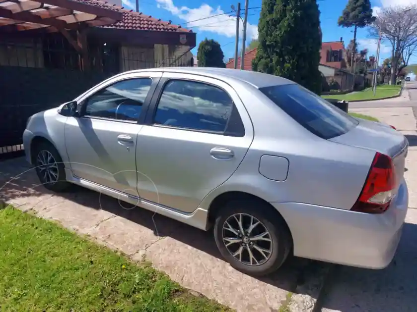 Toyota Etios Sedán Xls Aut  2022 - foto 4