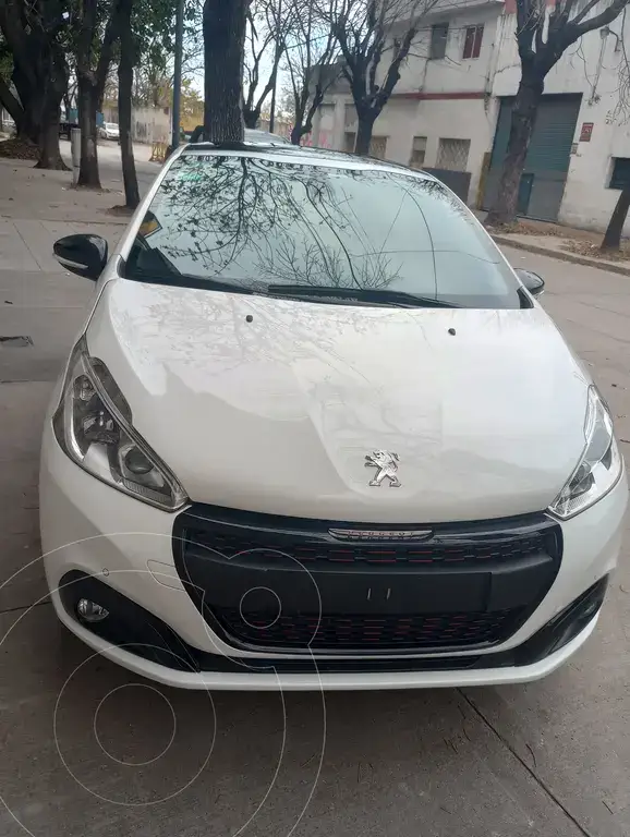 Peugeot 208 2019 - foto 1