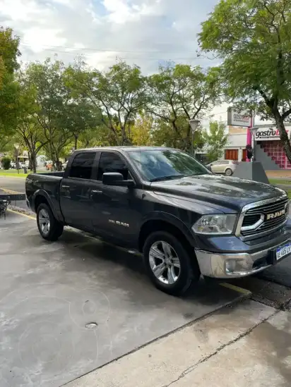 Ram 1500 Laramie 4X4  2020 - foto 1
