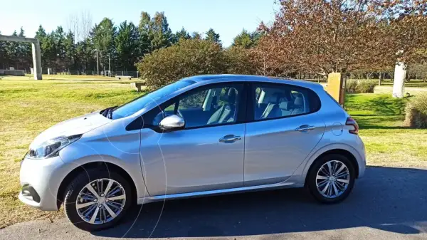 Peugeot 208 Feline 1.6 (1587 Cc) 2020 - foto 1
