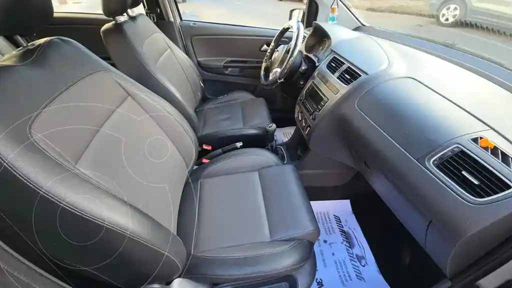 Volkswagen Suran Edición Limitada  2014 - foto 2