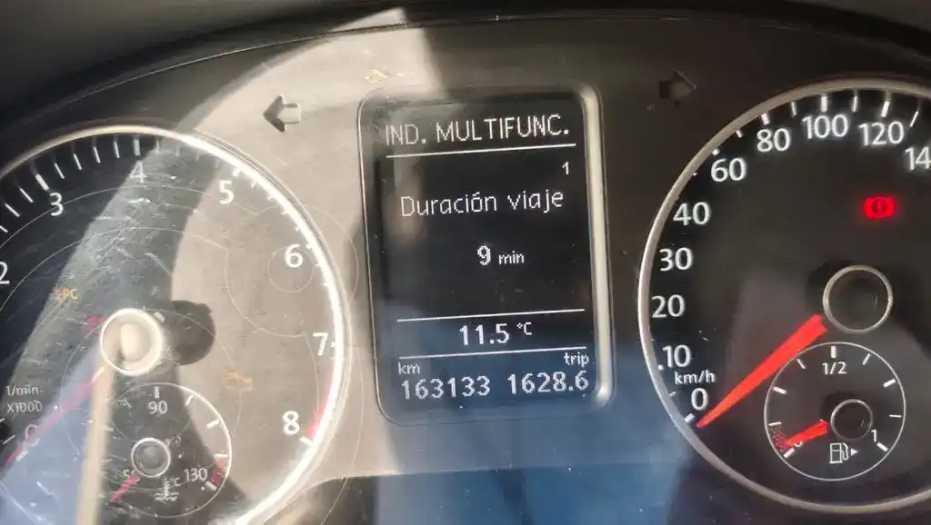 Volkswagen Suran Edición Limitada  2014 - foto 3
