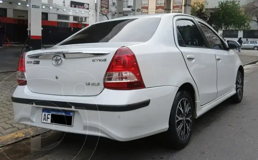 Toyota Etios Sedán Xls Aut  2022 - foto 3