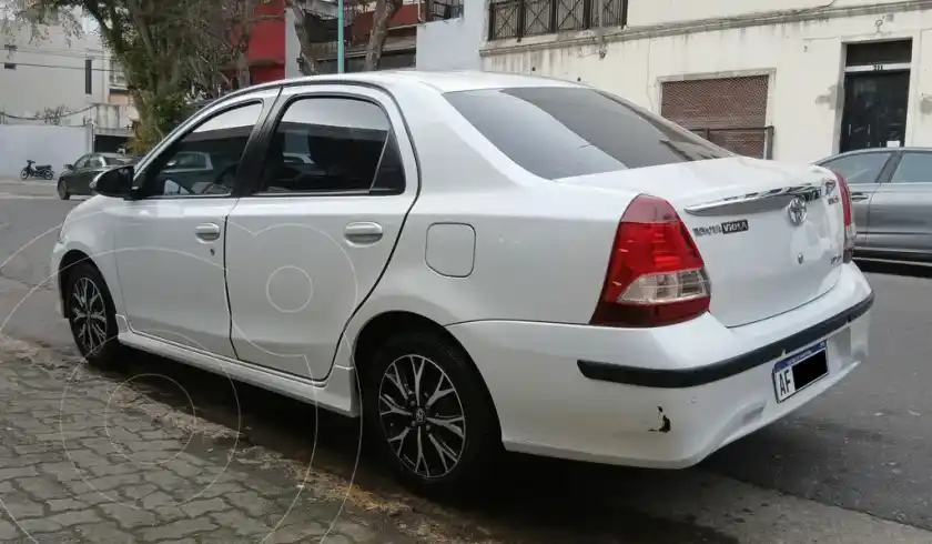 Toyota Etios Sedán Xls Aut  2022 - foto 4