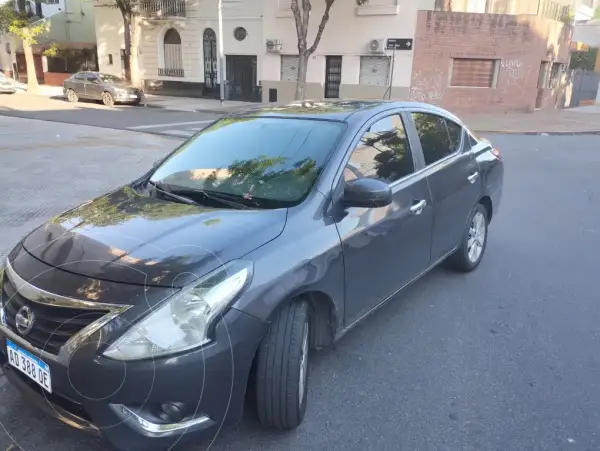 Nissan Versa 2018 - foto 1