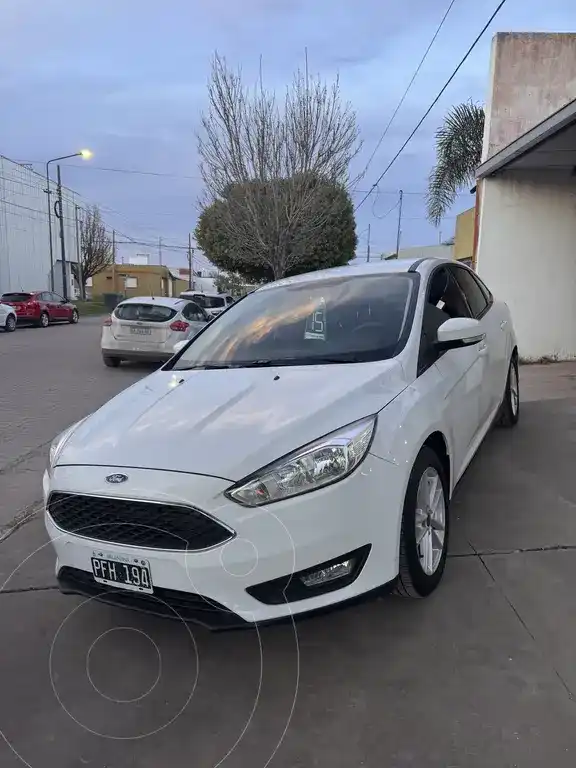 Ford Focus 5P 1.6L S  2015 - foto 1