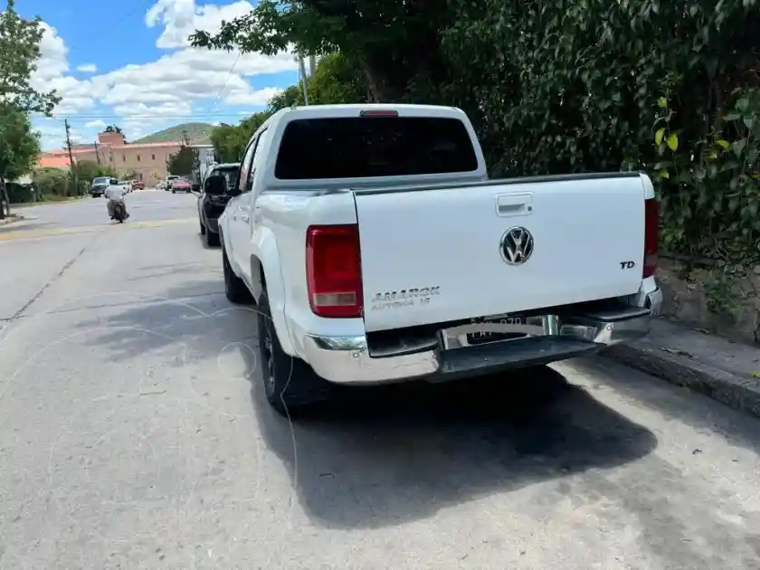 Volkswagen Amarok Dc 4X2 Highline Pack (180Cv) Aut Cuero  2015 - foto 4