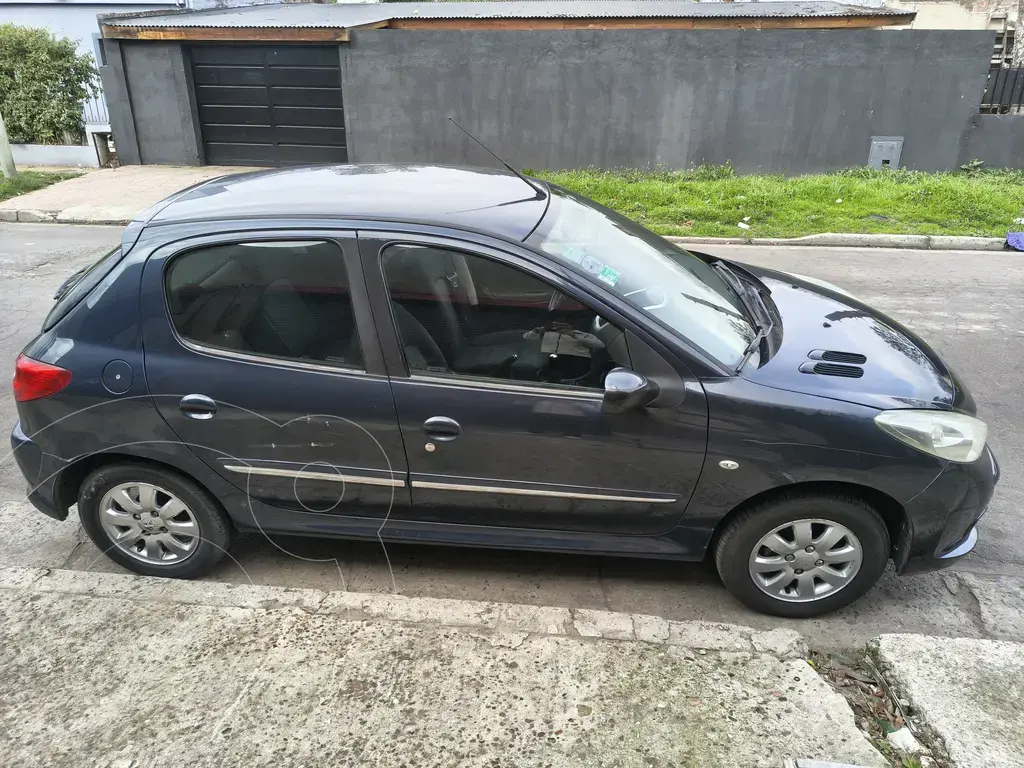 Peugeot 207 Compact 1.4 Allure 5P (1360 Cc) 2011 - foto 2