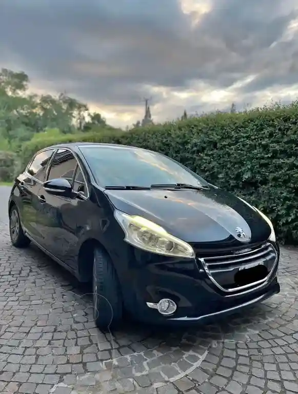 Peugeot 208 Feline 1.6  2020 - foto 2