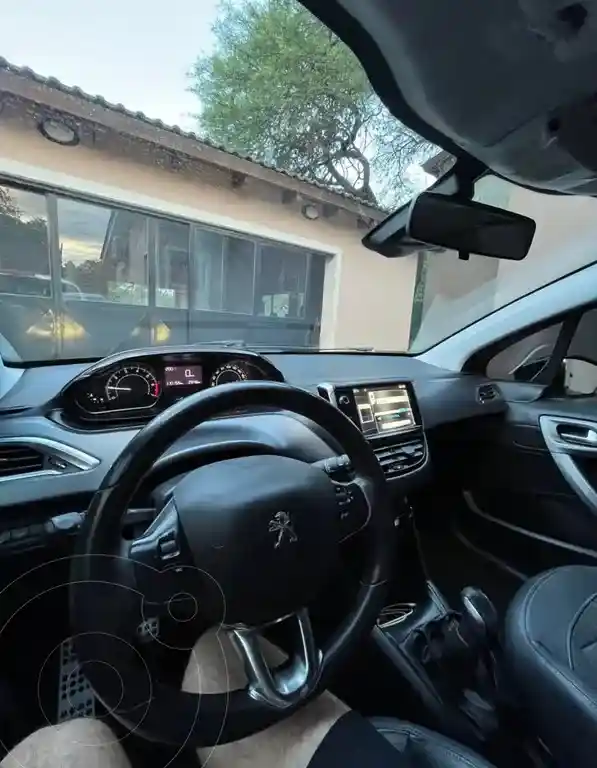Peugeot 208 Feline 1.6  2020 - foto 3