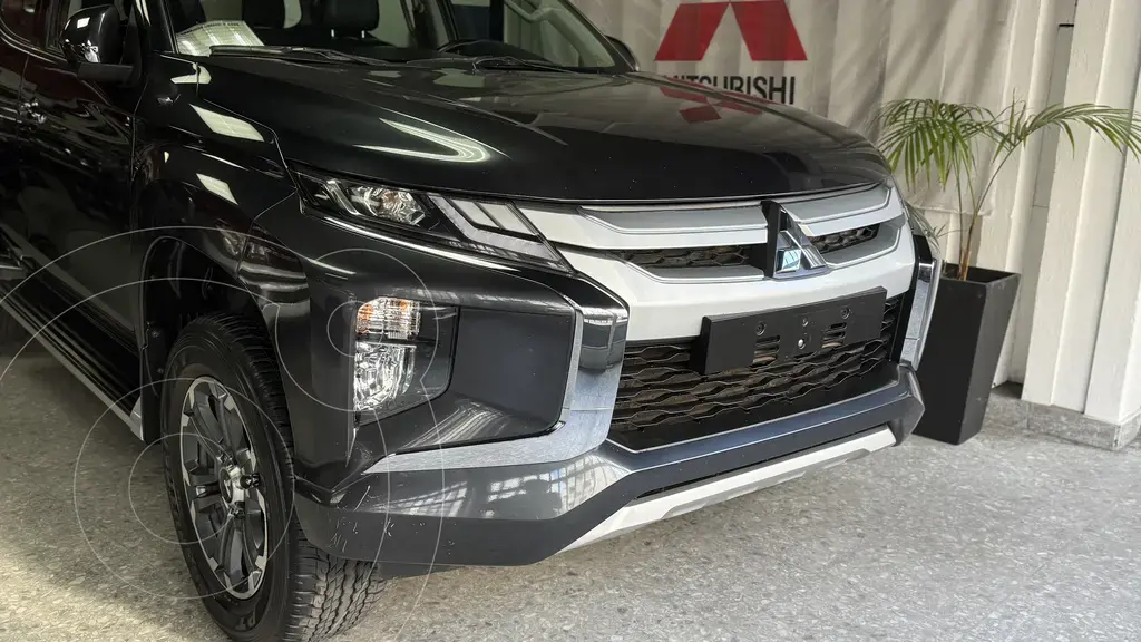 Mitsubishi L200 4X4 2.5 High Power Cd Full Aut (2500 Cc) 2021 - foto 2